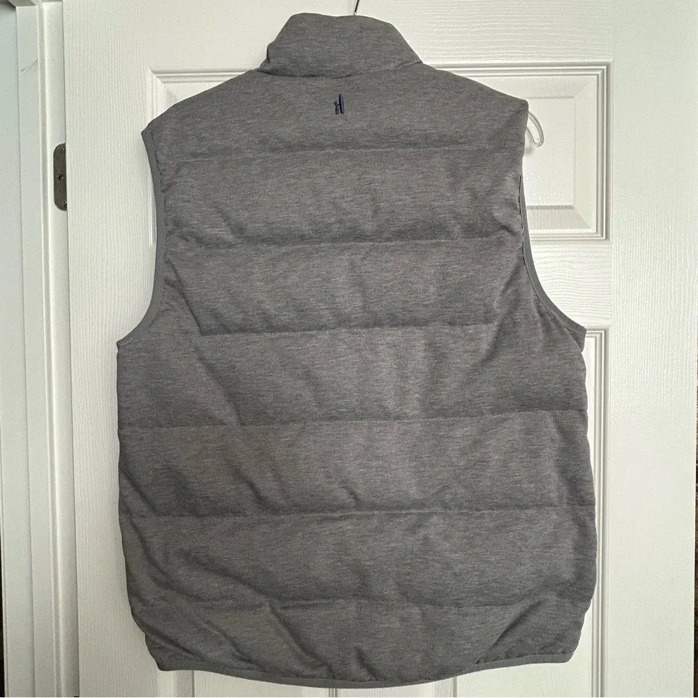 johnnie-O Surfer Logo Vest Men’s Medium Gray Quilted Zip-Up Coastal Insulated‎